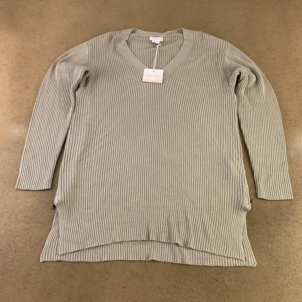 Ingrid & Isabel Women's Maternity Size Small Beige Side Zip Nursing Sweater NWT